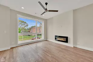 4611 S St Lawrence Ave, Chicago, IL 60653 - Photo 2