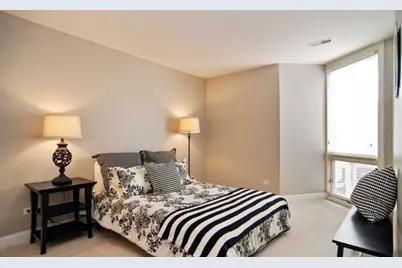 2036 N Larrabee St Street #8106, Chicago, IL 60614 - Photo 4