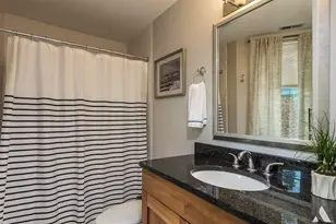2036 N Larrabee St, Chicago, IL 60614 - Photo 8