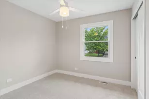 1075 Lancaster Ct, Hoffman Estates, IL 60169 - Photo 14