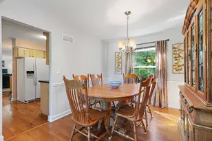 14 Woodridge Ln, Streamwood, IL 60107 - Photo 8