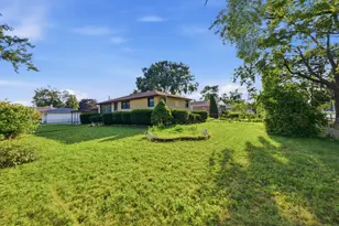 8300 Long Ave, Burbank, IL 60459 - Photo 40