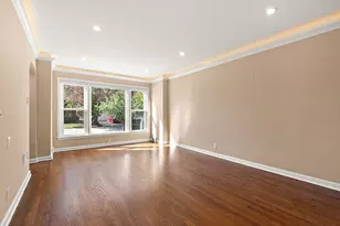 10117 S Clifton Park Ave, Evergreen Park, IL 60805 - Photo 4