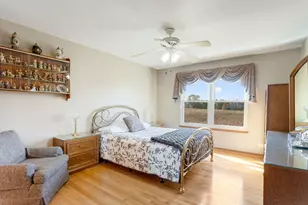 918 Waterford Ln, Elk Grove Village, IL 60007 - Photo 10