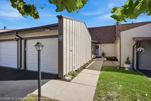 19 Westwood Dr, Indian Head Park, IL 60525 - Photo 1