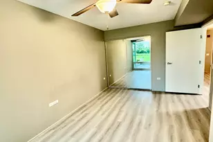 9655 Woods Dr, Skokie, IL 60077 - Photo 16