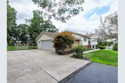 38970 N Northwoods Drive, Wadsworth, IL 60083 - Photo 2