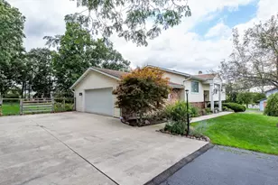 38970 N Northwoods Dr, Wadsworth, IL 60083 - Photo 2