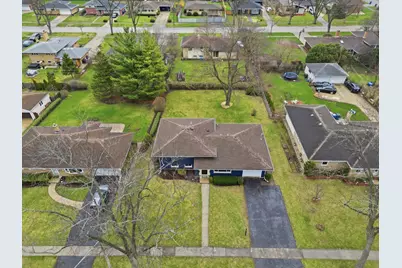 1430 E Emmerson Lane, Mount Prospect, IL 60056 - Photo 2