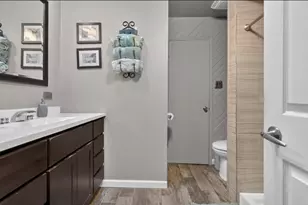 8740 W 99th St, Palos Hills, IL 60465 - Photo 14