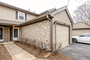 317 Grissom Ct, Hoffman Estates, IL 60169 - Photo 2
