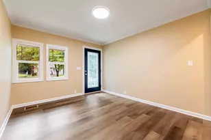 1135 E Galena Blvd, Aurora, IL 60505 - Photo 2