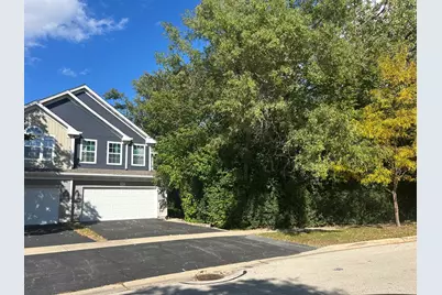 327 E Tall Oaks Lane, Itasca, IL 60143 - Photo 1