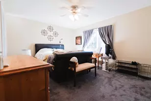 821 E Saratoga Cir, Island Lake, IL 60042 - Photo 8