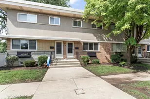 606 S Milwaukee Ave, Libertyville, IL 60048 - Photo 1