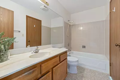 1941 S Valley Road, Lombard, IL 60148 - Photo 20
