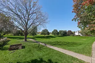 7701 Florence Ave, Darien, IL 60561 - Photo 32