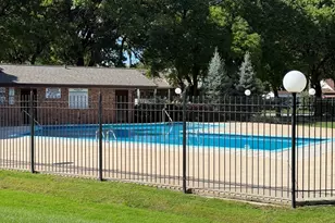 5330 Waterbury Dr, Crestwood, IL 60418 - Photo 2