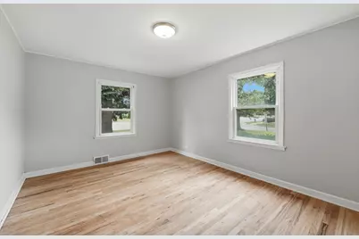 834 S Wolf Road, Des Plaines, IL 60016 - Photo 16