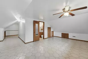 834 S Wolf Rd, Des Plaines, IL 60016 - Photo 28