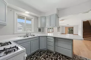 834 S Wolf Rd, Des Plaines, IL 60016 - Photo 10