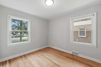 834 S Wolf Road, Des Plaines, IL 60016 - Photo 20