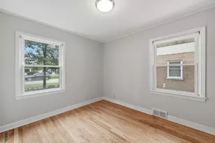 834 S Wolf Rd, Des Plaines, IL 60016 - Photo 20