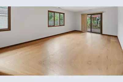 834 S Wolf Road, Des Plaines, IL 60016 - Photo 12