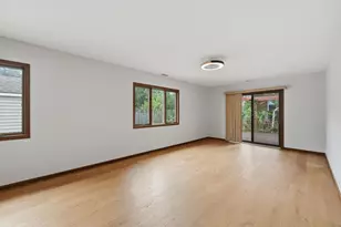 834 S Wolf Rd, Des Plaines, IL 60016 - Photo 12