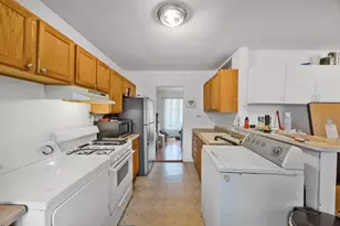 17223 Burnham Ave, Lansing, IL 60438 - Photo 4