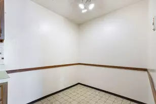 9098 W Terrace Dr, Niles, IL 60714 - Photo 12