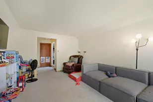 9409 S Kolmar Ave, Oak Lawn, IL 60453 - Photo 4