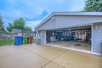9409 S Kolmar Avenue, Oak Lawn, IL 60453 - Photo 18
