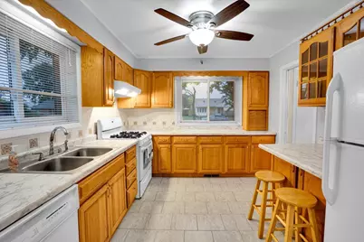 7348 Davis Street, Morton Grove, IL 60053 - Photo 16