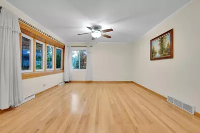 7348 Davis Street, Morton Grove, IL 60053 - Photo 8