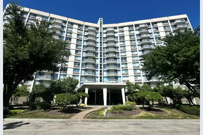 20 N Tower Road #10M, Oak Brook, IL 60523 - Photo 1