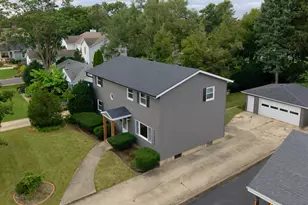 829 E Evergreen St, Wheaton, IL 60187 - Photo 4