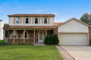1717 N Waterville Ln, Schaumburg, IL 60194 - Photo 1