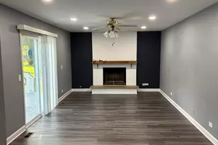 1717 N Waterville Ln, Schaumburg, IL 60194 - Photo 6