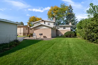 9429 Ozark Avenue, Morton Grove, IL 60053 - Photo 4