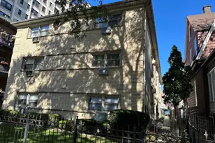 1238 W Pratt Blvd, Chicago, IL 60626 - Photo 1