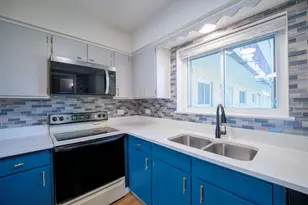3N550 Crown Rd, Elmhurst, IL 60126 - Photo 2