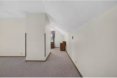 216 E McConaughy Avenue, Rochelle, IL 61068 - Photo 34