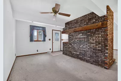 216 E McConaughy Avenue, Rochelle, IL 61068 - Photo 14