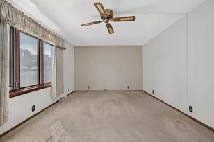216 E McConaughy Ave, Rochelle, IL 61068 - Photo 24