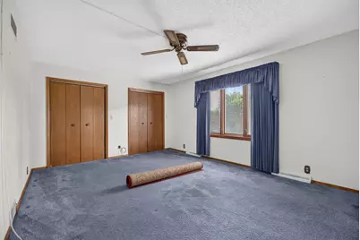 216 E McConaughy Avenue, Rochelle, IL 61068 - Photo 36