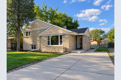 3814 W Sherwin Avenue, Lincolnwood, IL 60712 - Photo 1