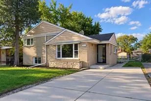 3814 W Sherwin Ave, Lincolnwood, IL 60712 - Photo 1