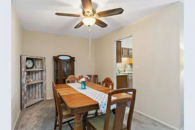 3 Creekside Circle #B, Elgin, IL 60123 - Photo 6