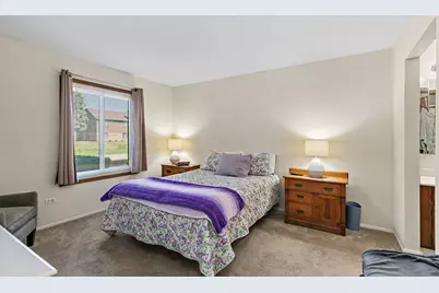 3 Creekside Circle #B, Elgin, IL 60123 - Photo 14